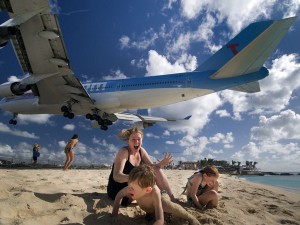 st-maarten-jet-fly-over_23943_990x742